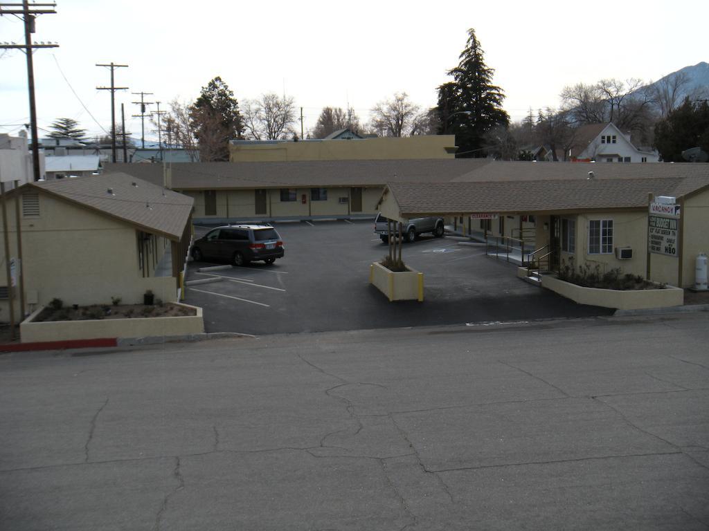 Lone Pine Budget Inn Bagian luar foto